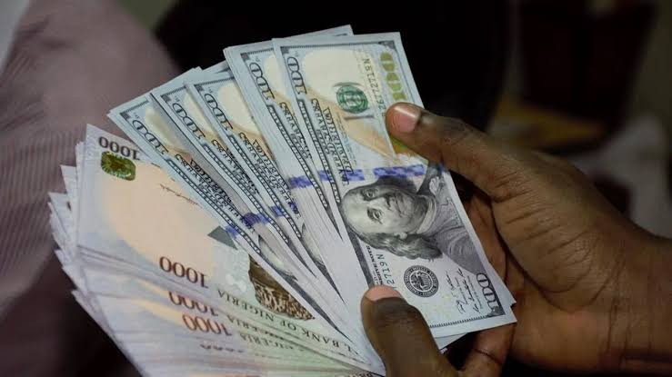 IMF predicts Naira depreciating by 35% to N2,081/ this year