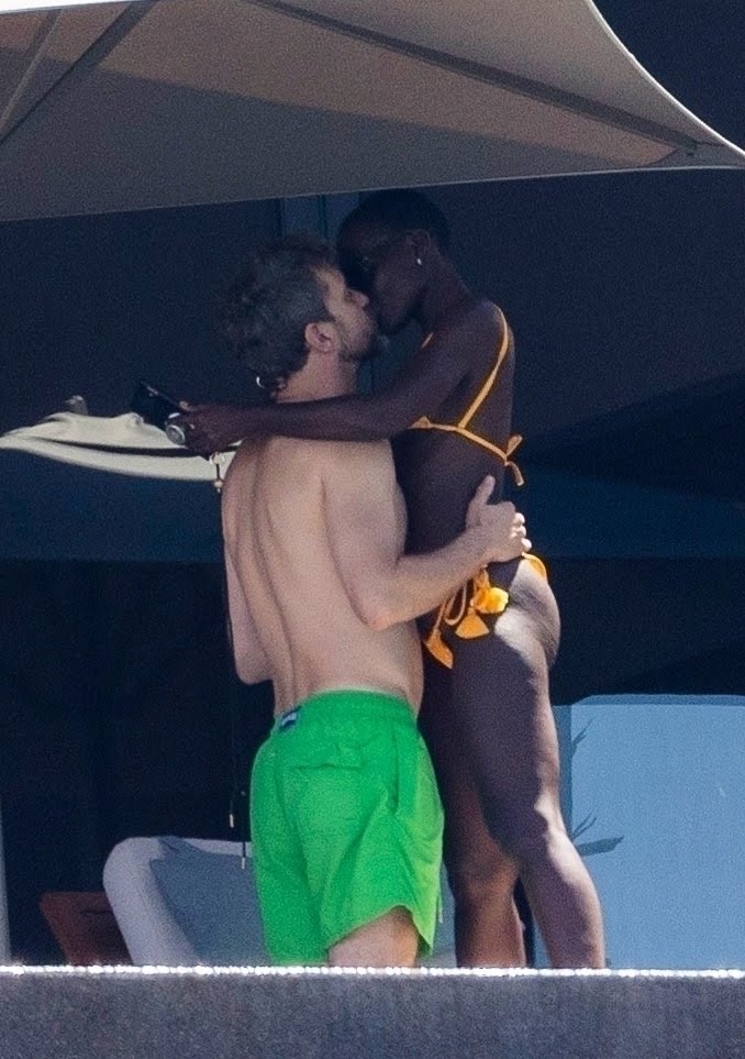 Lupita Nyong?o and Joshua Jackson continue to pack on the PDA during Mexican getaway