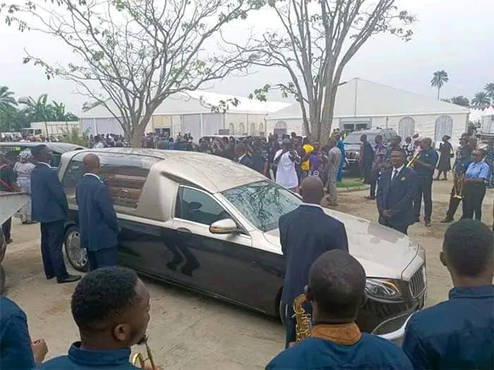 Bodies of Late Bank boss, Herbet Wigwe, Chizoba and son Chizzy arrive church for funeral service (video)