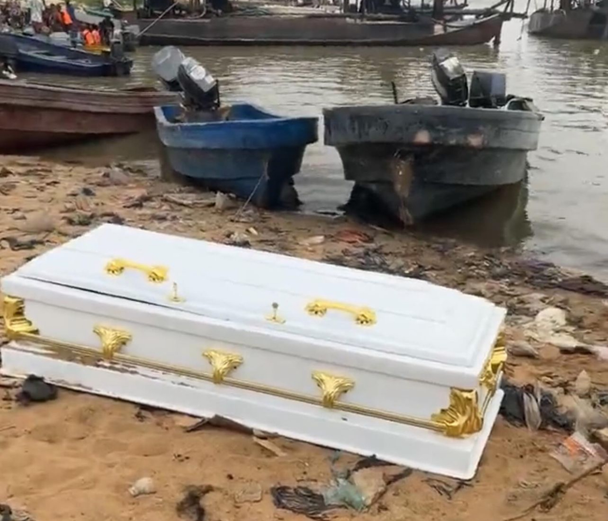 Body of sound engineer who died alongside Jnr Pope exhumed (video)