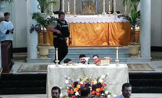 Armed teen wearing all black enters Catholic church with a riffle allegedly to massacre families during First Holy Communion ceremony before he