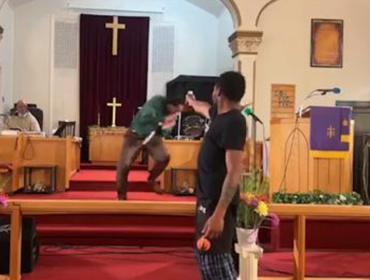 Church service comes to a halt as man pulls gun and attempts to shoot pastor (video)