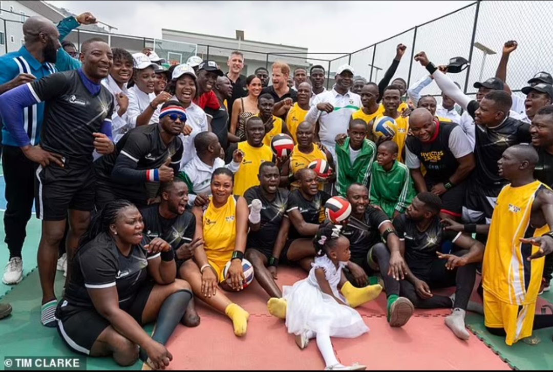 Prince Harry and Meghan Markle enjoy sitting volleyball match with wounded soldiers on day 2 of visit to Nigeria (photos/video)