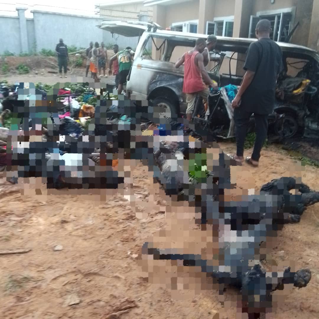 Sixteen travellers burnt beyond recognition in accident on Enugu road