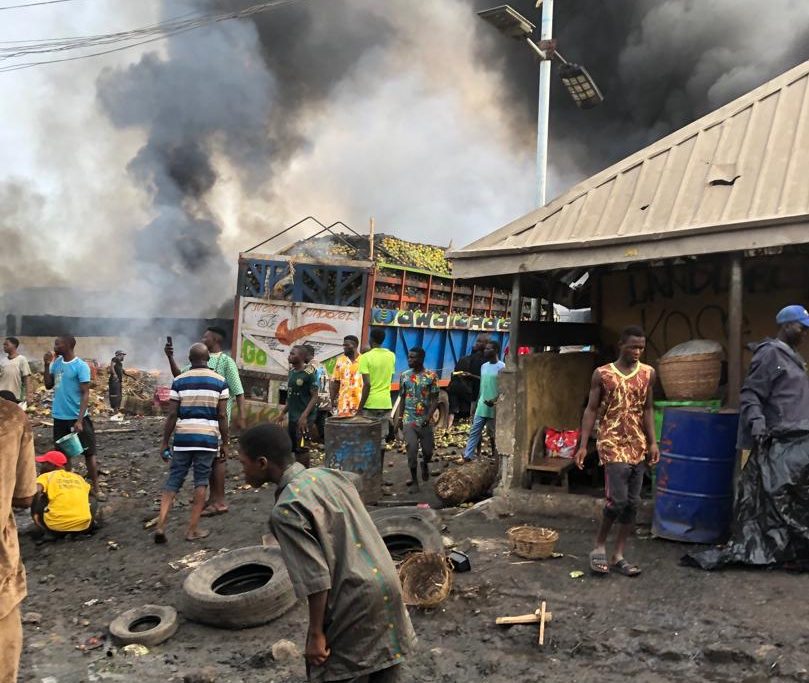 Market set on fire as hoodlums clash in Lagos (video)