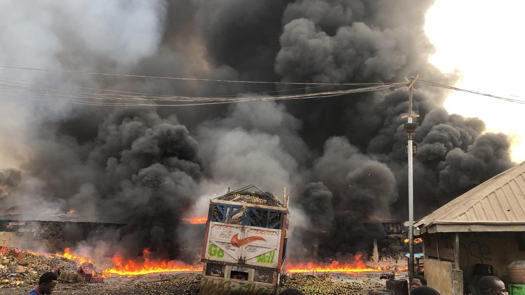 Market set on fire as hoodlums clash in Lagos (video)