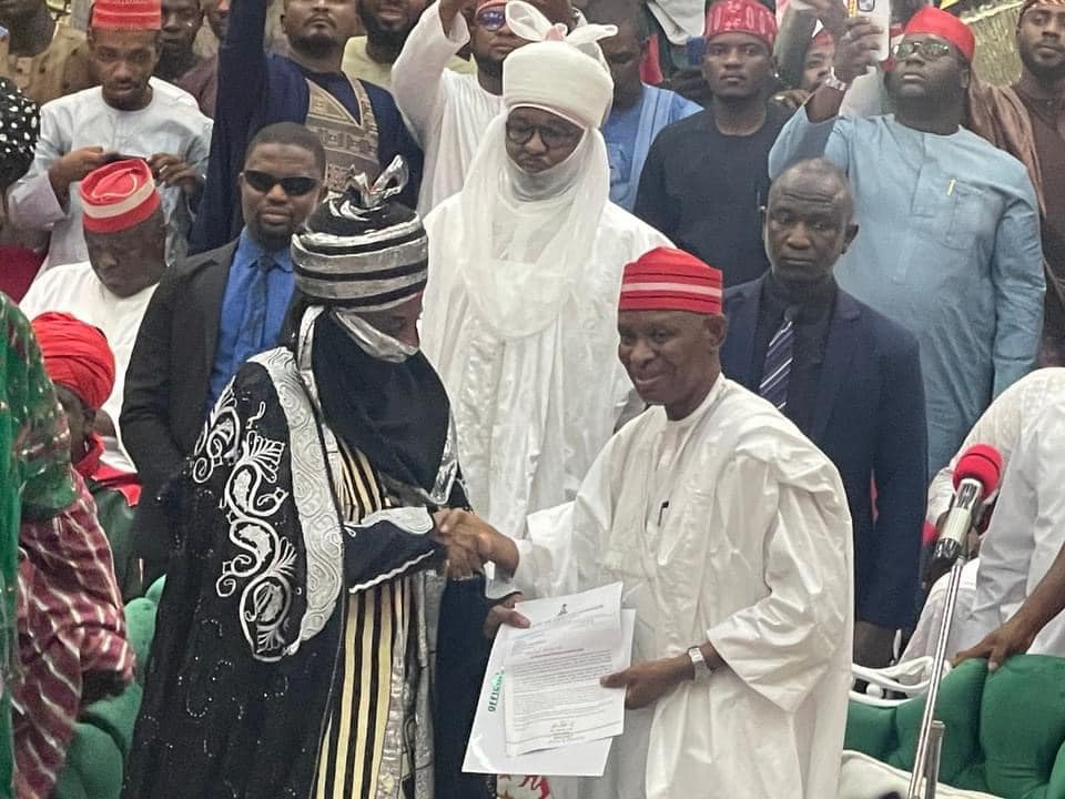 Sanusi receives reinstatement letter, turbaned as Emir of Kano (photos/video)